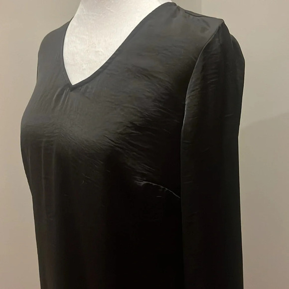 Cabi Black V-Neck Blouse with Ruffle sleeves size XS - Picture 3 of 10